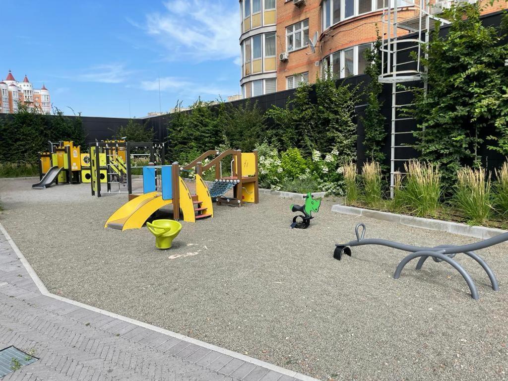 Apartment Luxury Smartplaza Obolon Metro Minskai Kyiv