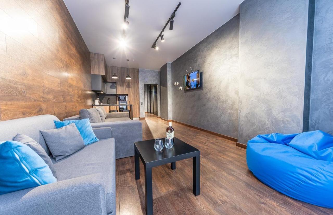 Apartment Luxury Smartplaza Obolon Metro Minskai Kyiv
